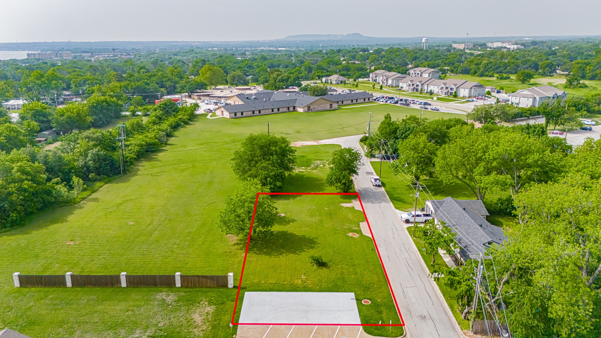 105 S Hawthorne Street Granbury TX 76048