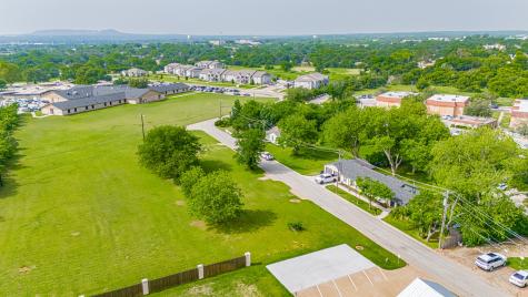 105 S Hawthorne Street Granbury TX 76048