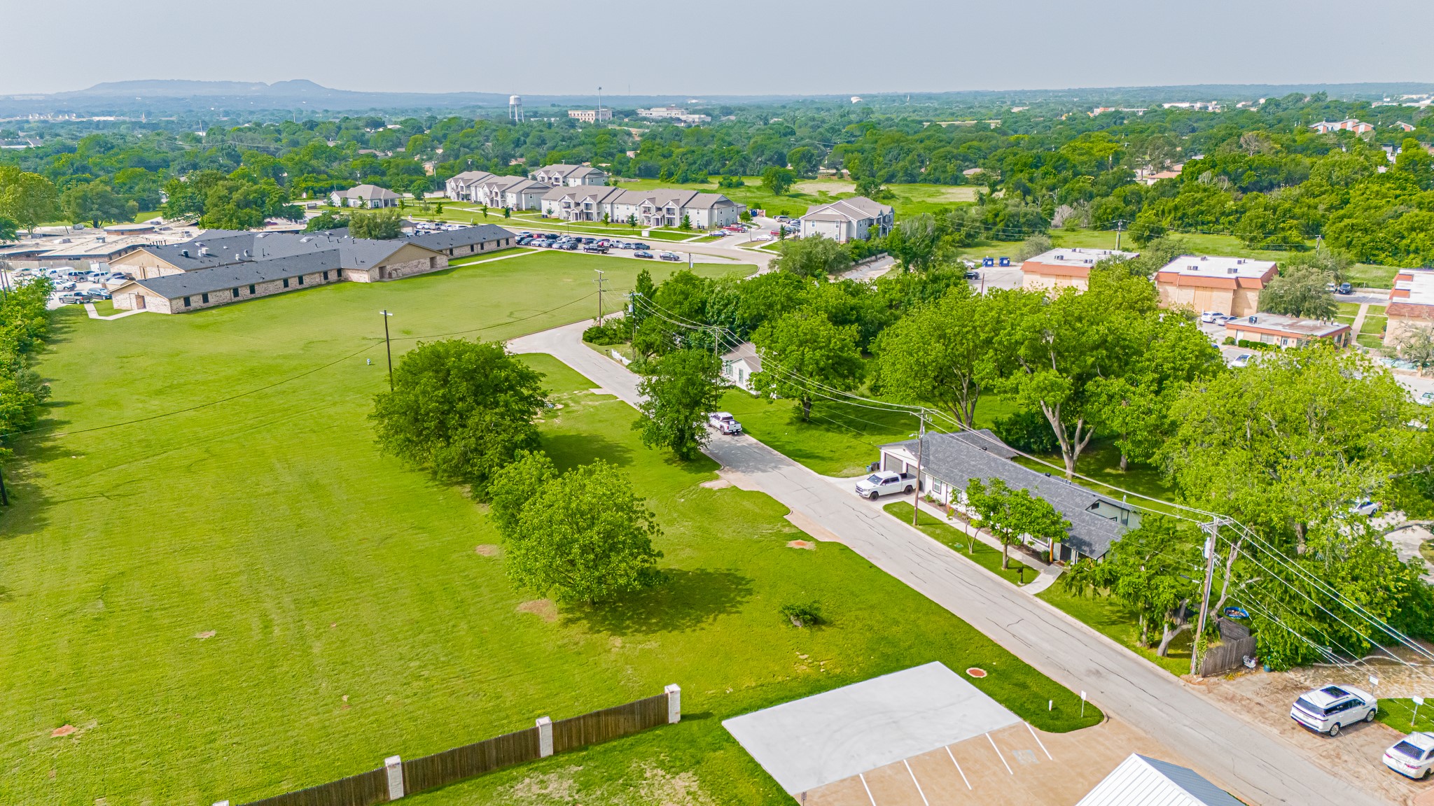 105 S Hawthorne Street Granbury TX 76048