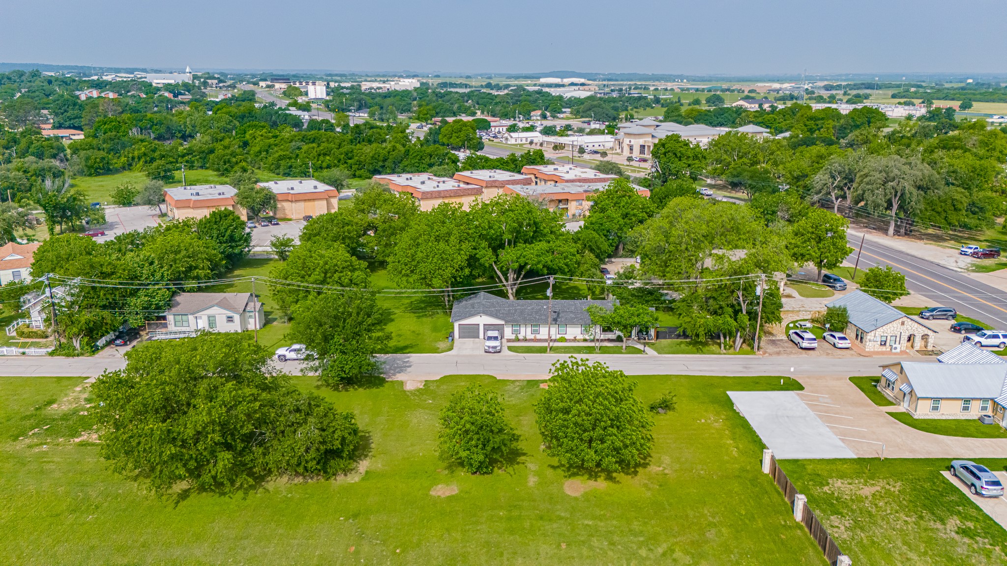 105 S Hawthorne Street Granbury TX 76048