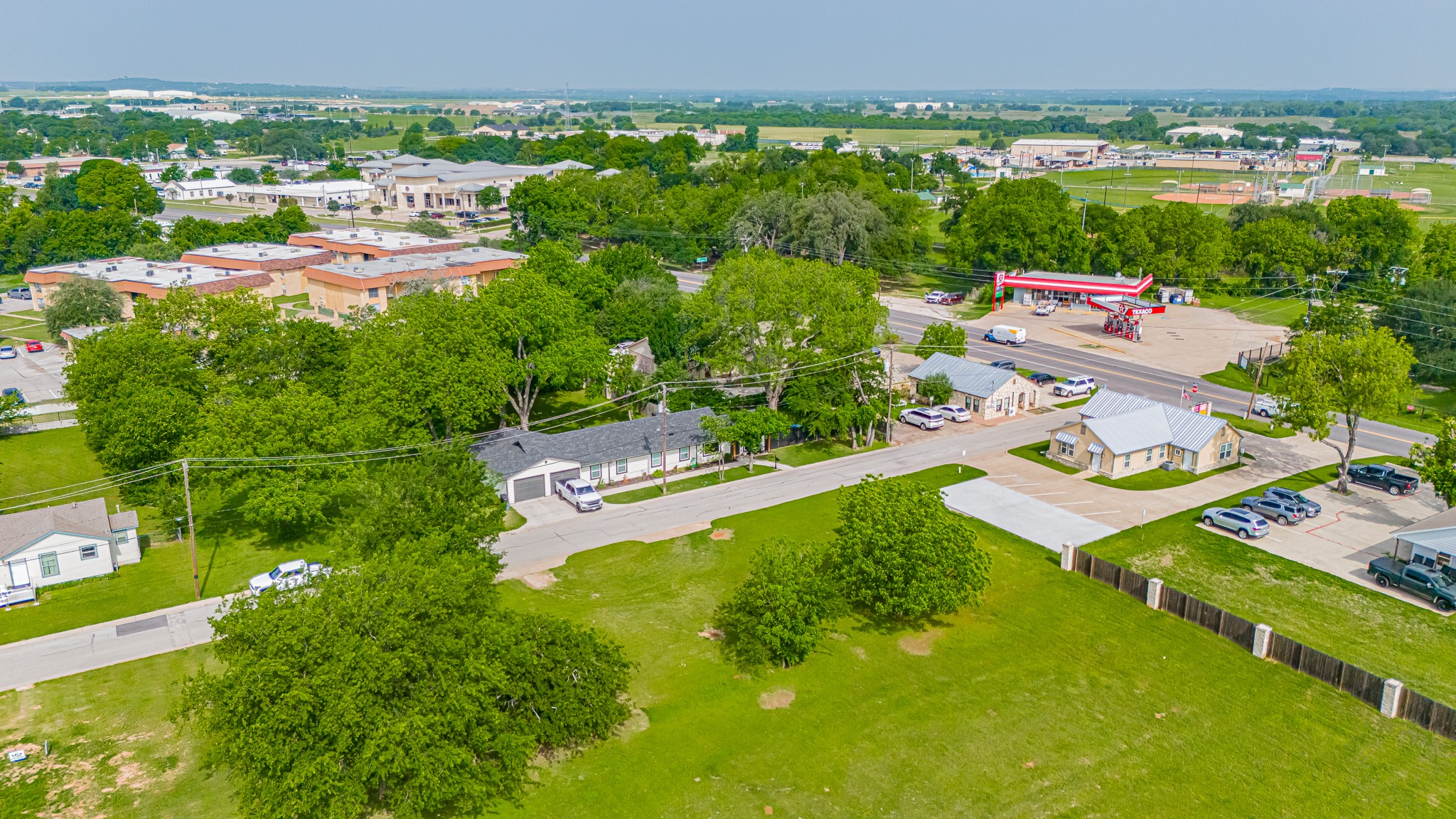 105 S Hawthorne Street Granbury TX 76048