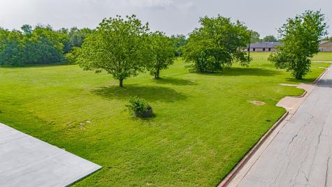 105 S Hawthorne Street Granbury TX 76048