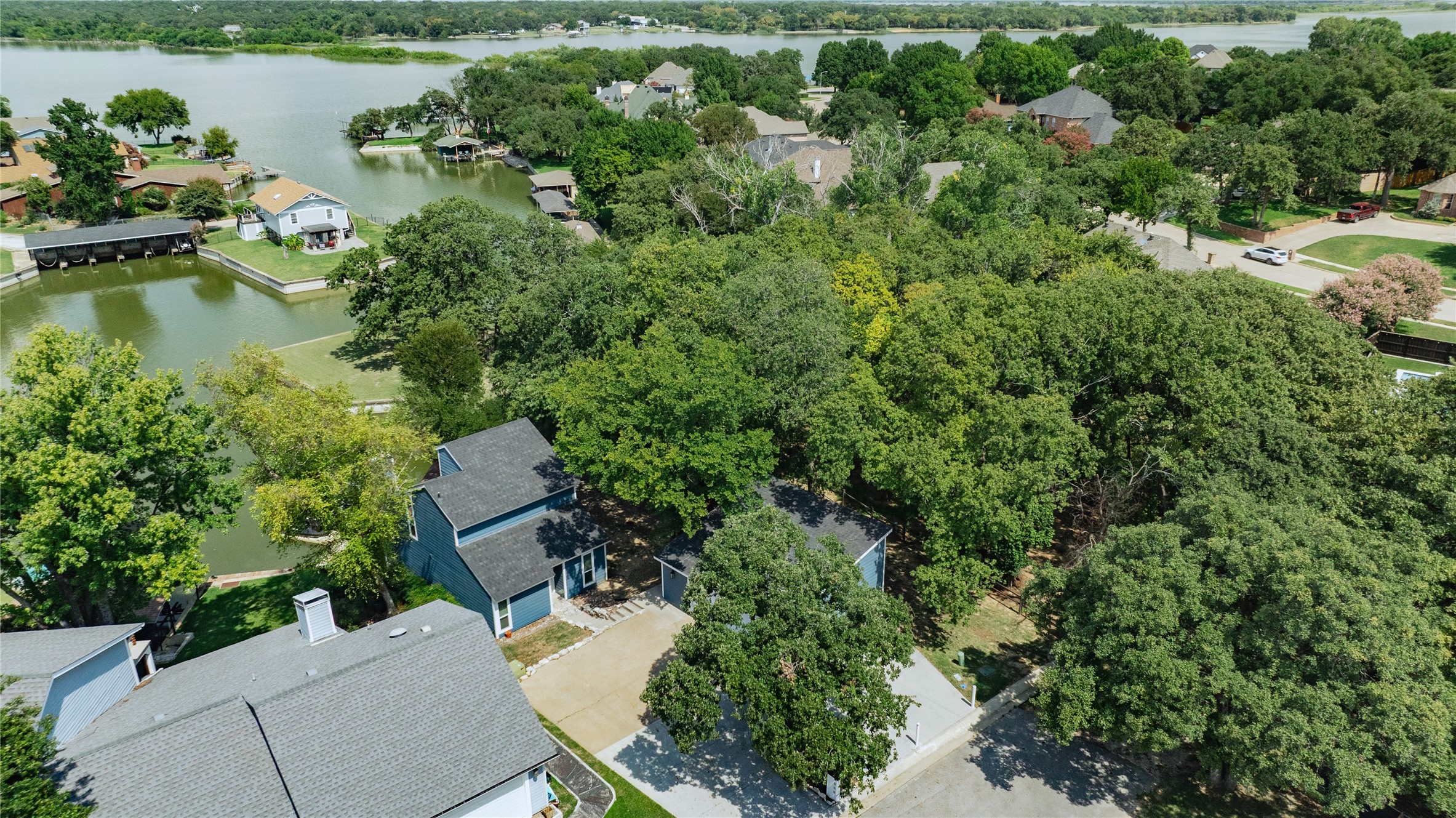 504 Harbor Drive S Azle TX 76020
