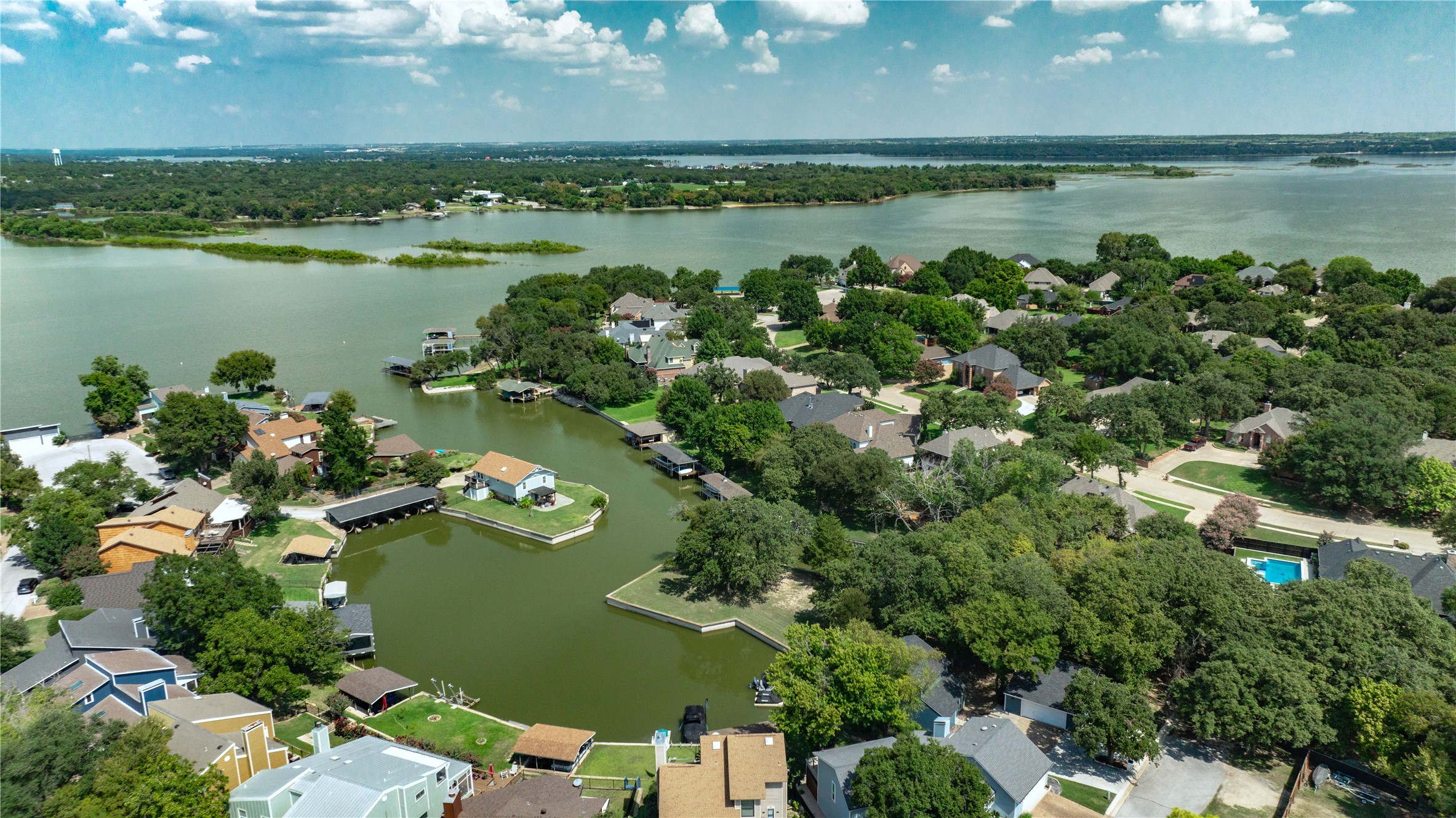 504 Harbor Drive S Azle TX 76020