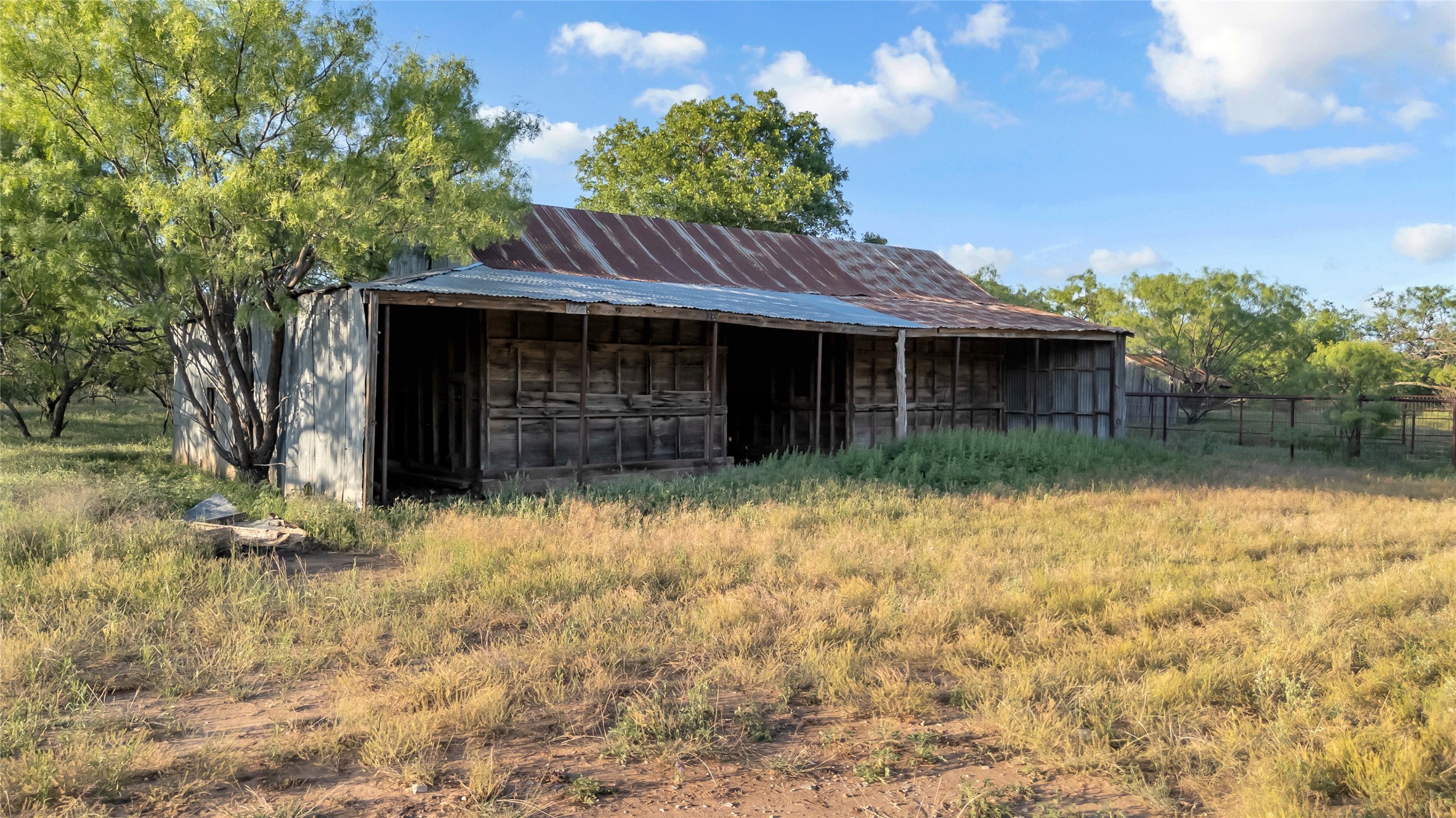 824 County Road 409 Talpa TX 76882