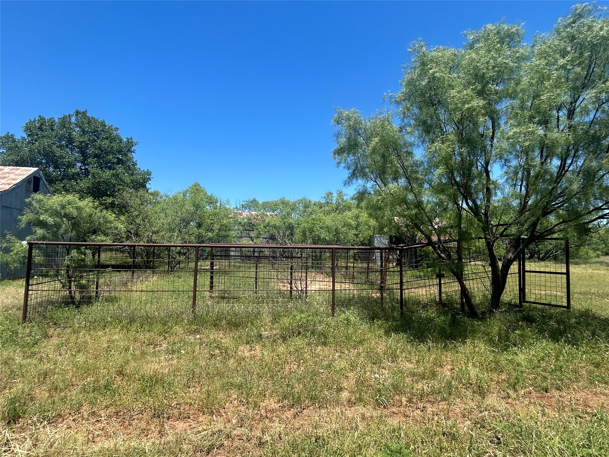 824 County Road 409 Talpa TX 76882