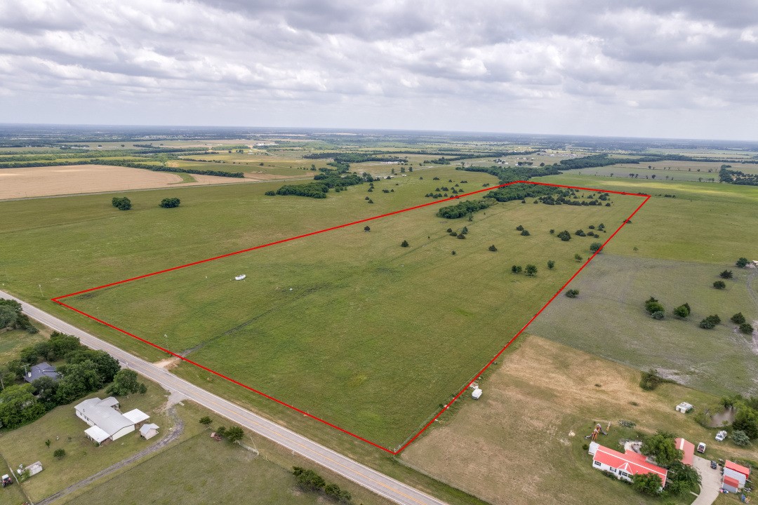 325 Fm 1566 W Wolfe City TX 75496
