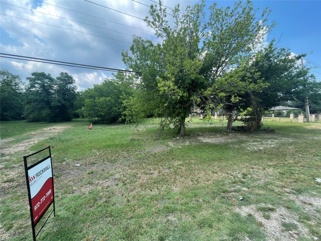 1128 W Pleasant Run Road Desoto TX 75115