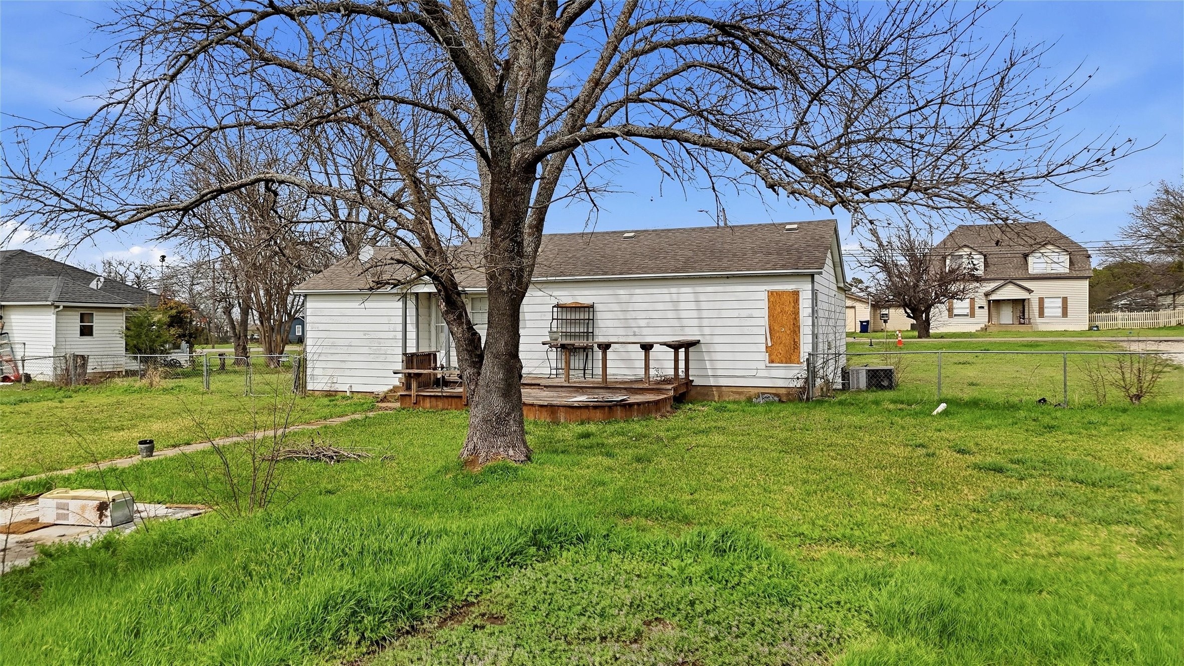 111 E Main Street Gunter TX 75058