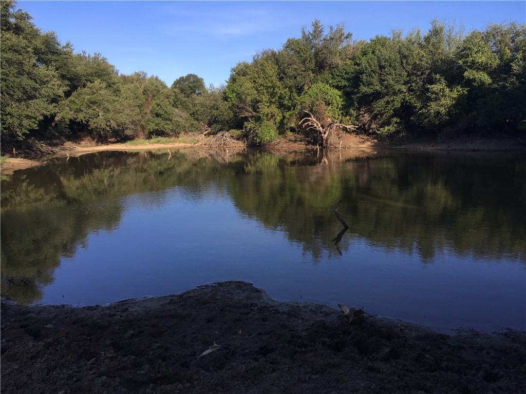 1450 Cr 165 Sidney TX 76474