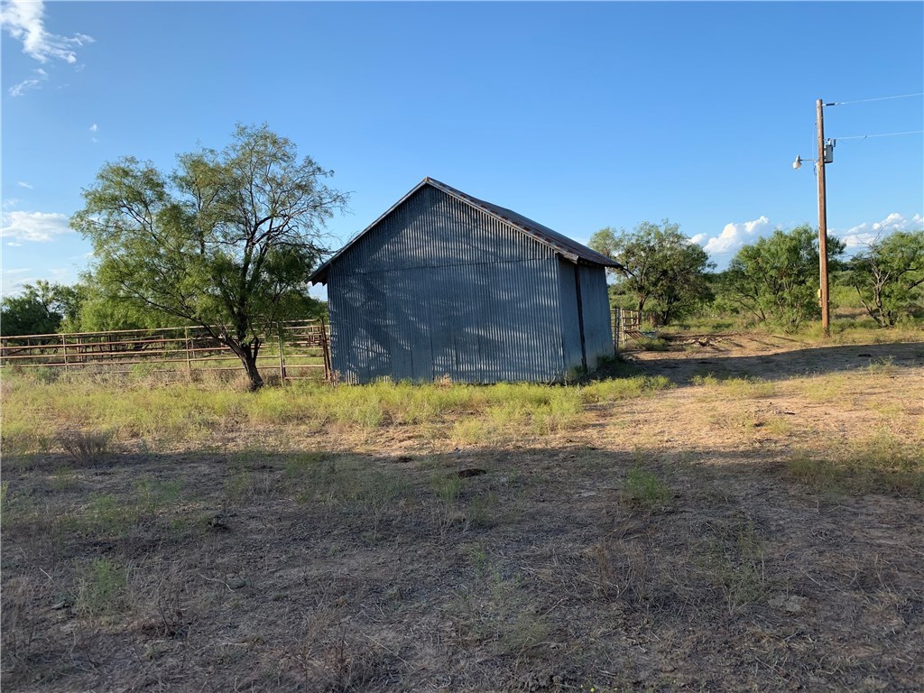 1450 Cr 165 Sidney TX 76474