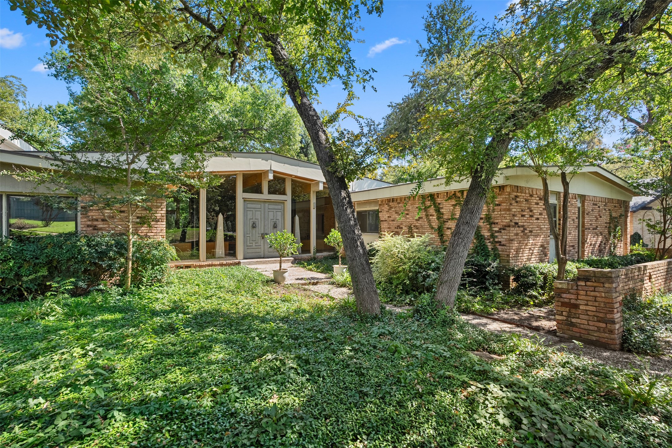 10706 Royal Park Drive Dallas TX 75230