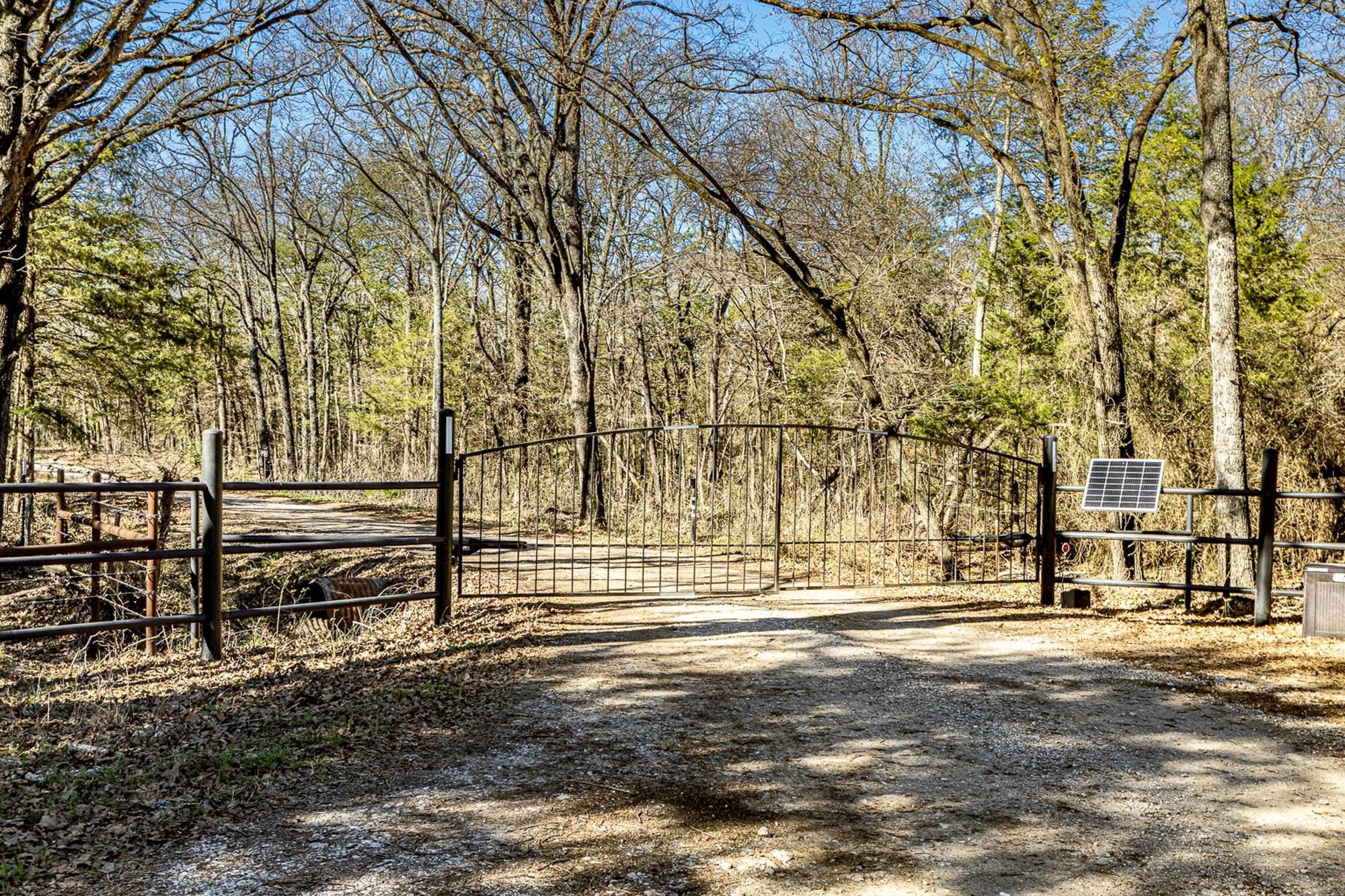12005 County Road 4078 Scurry TX 75158