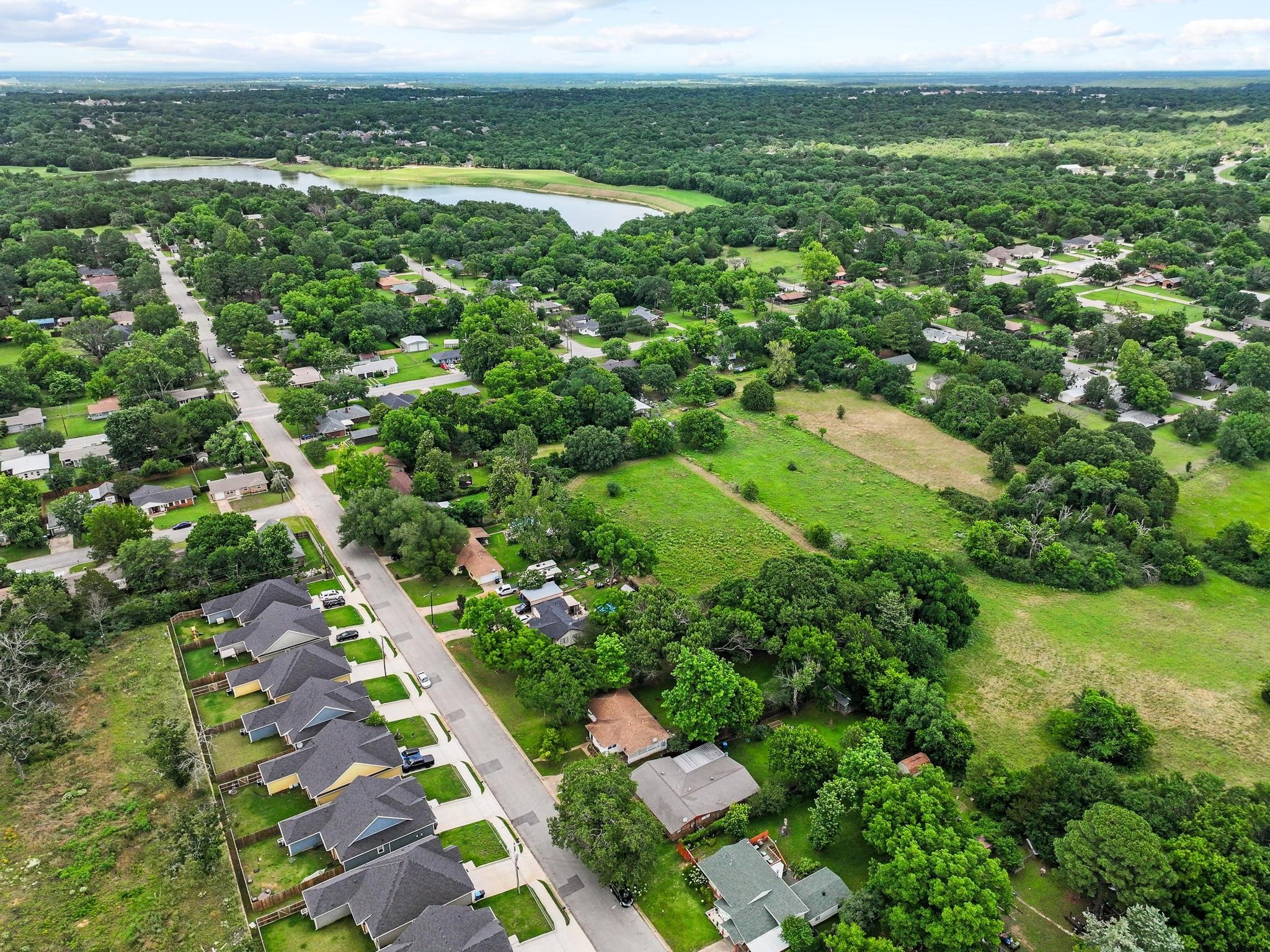 2406 Loy Lake Road Denison TX 75020