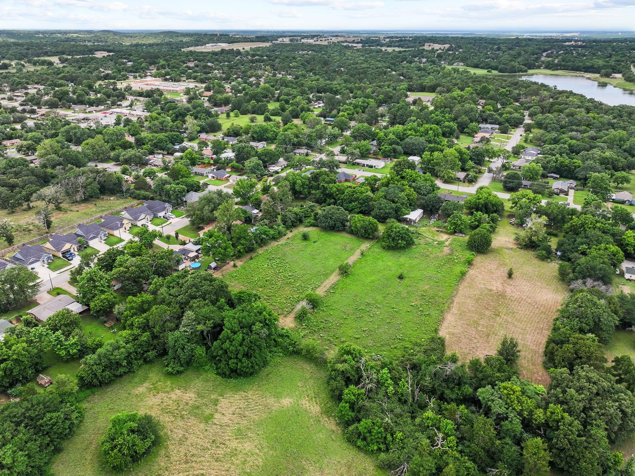2406 Loy Lake Road Denison TX 75020