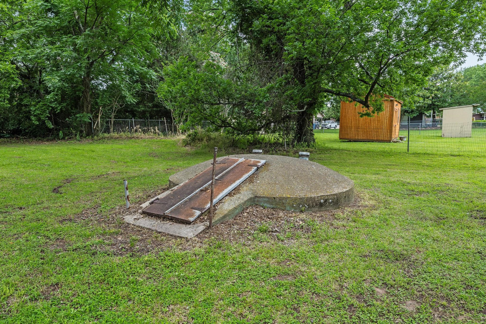 2406 Loy Lake Road Denison TX 75020