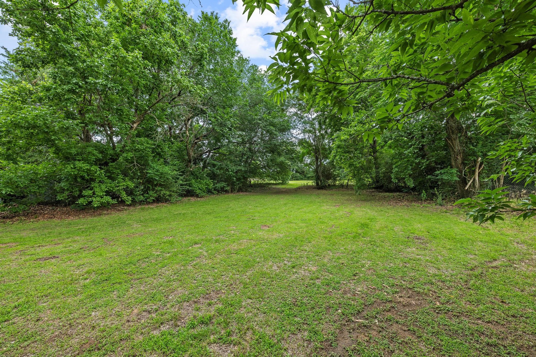 2406 Loy Lake Road Denison TX 75020