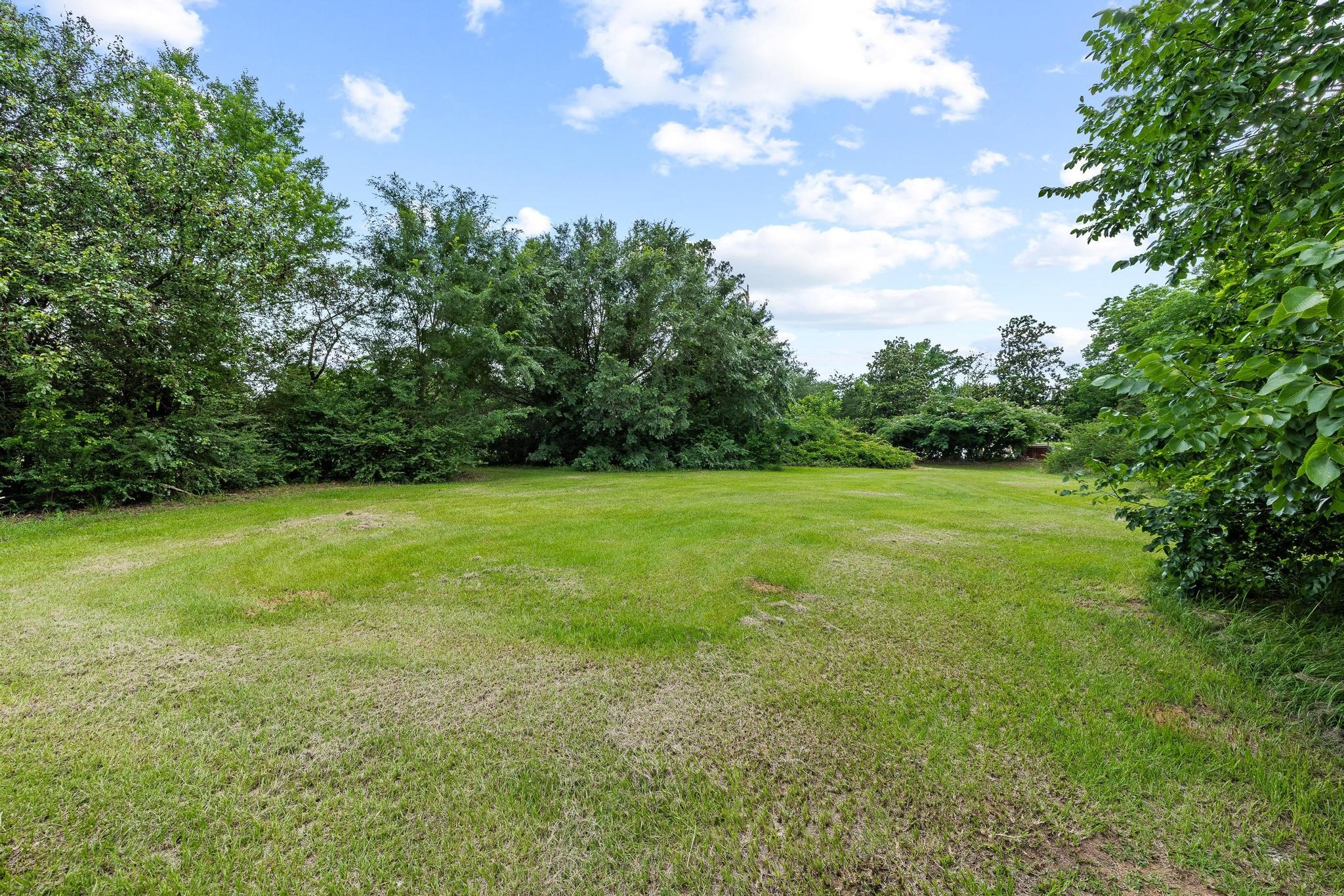 2406 Loy Lake Road Denison TX 75020
