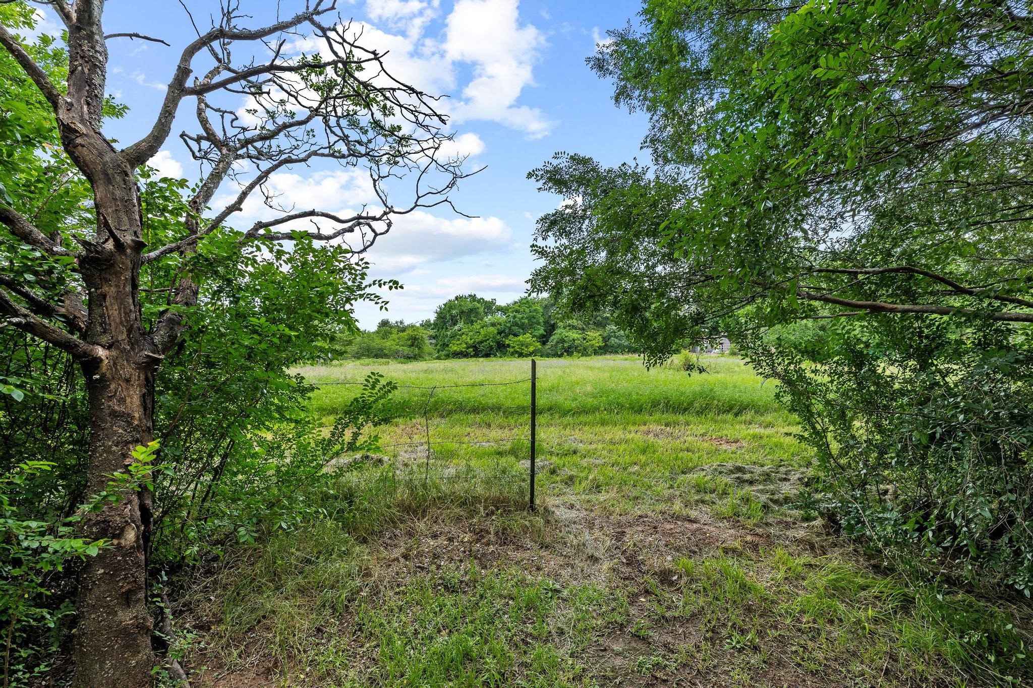 2406 Loy Lake Road Denison TX 75020