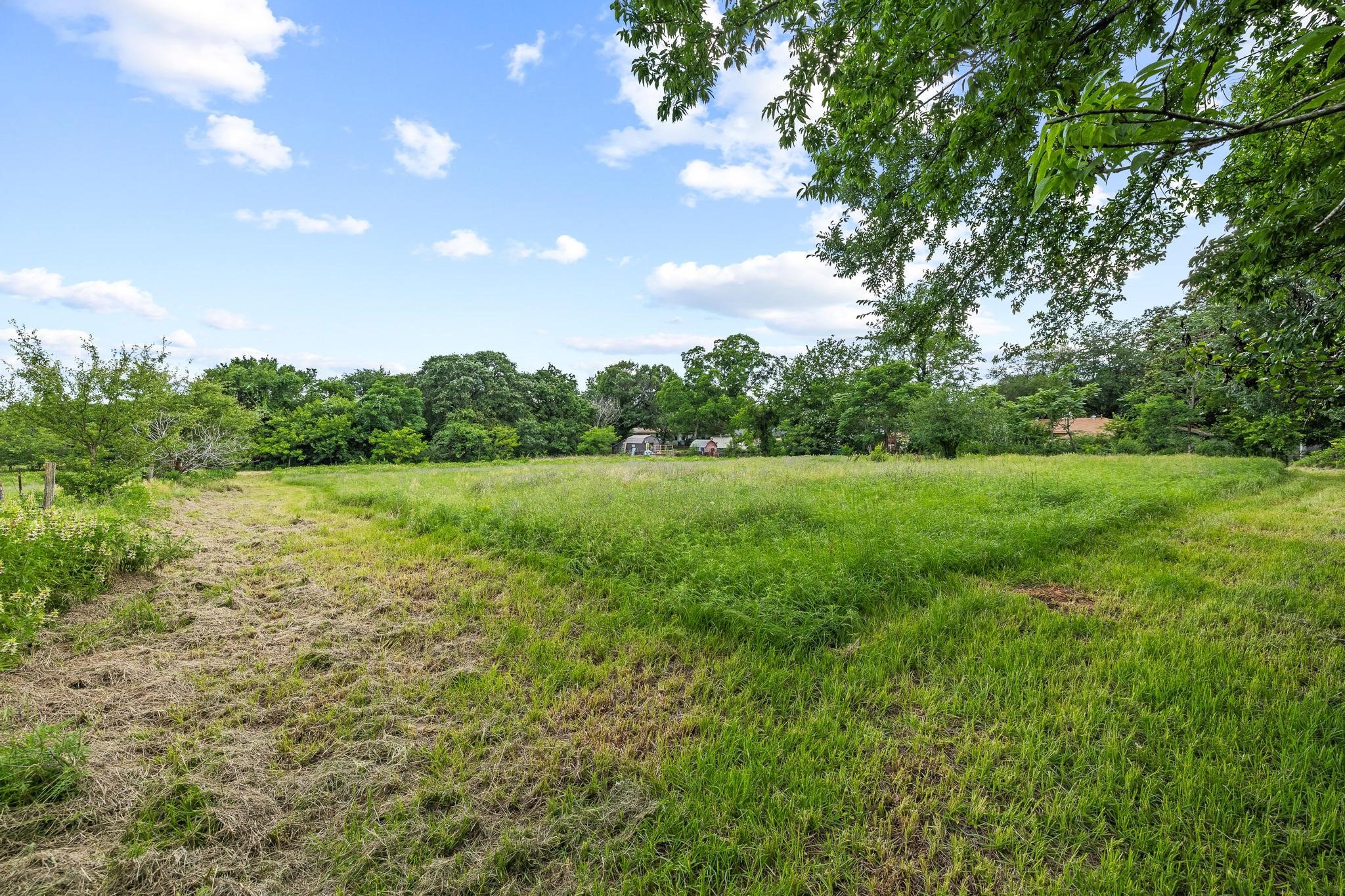 2406 Loy Lake Road Denison TX 75020