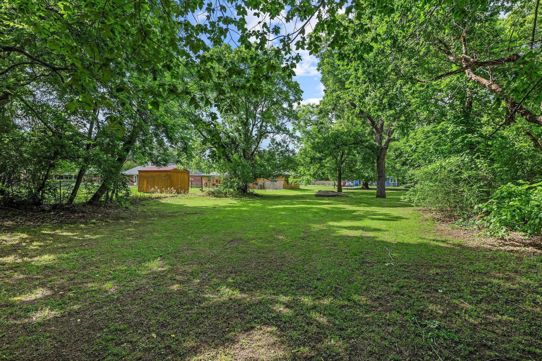 2406 Loy Lake Road Denison TX 75020