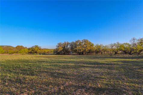 1952 Fm 1689 Comanche TX 76442