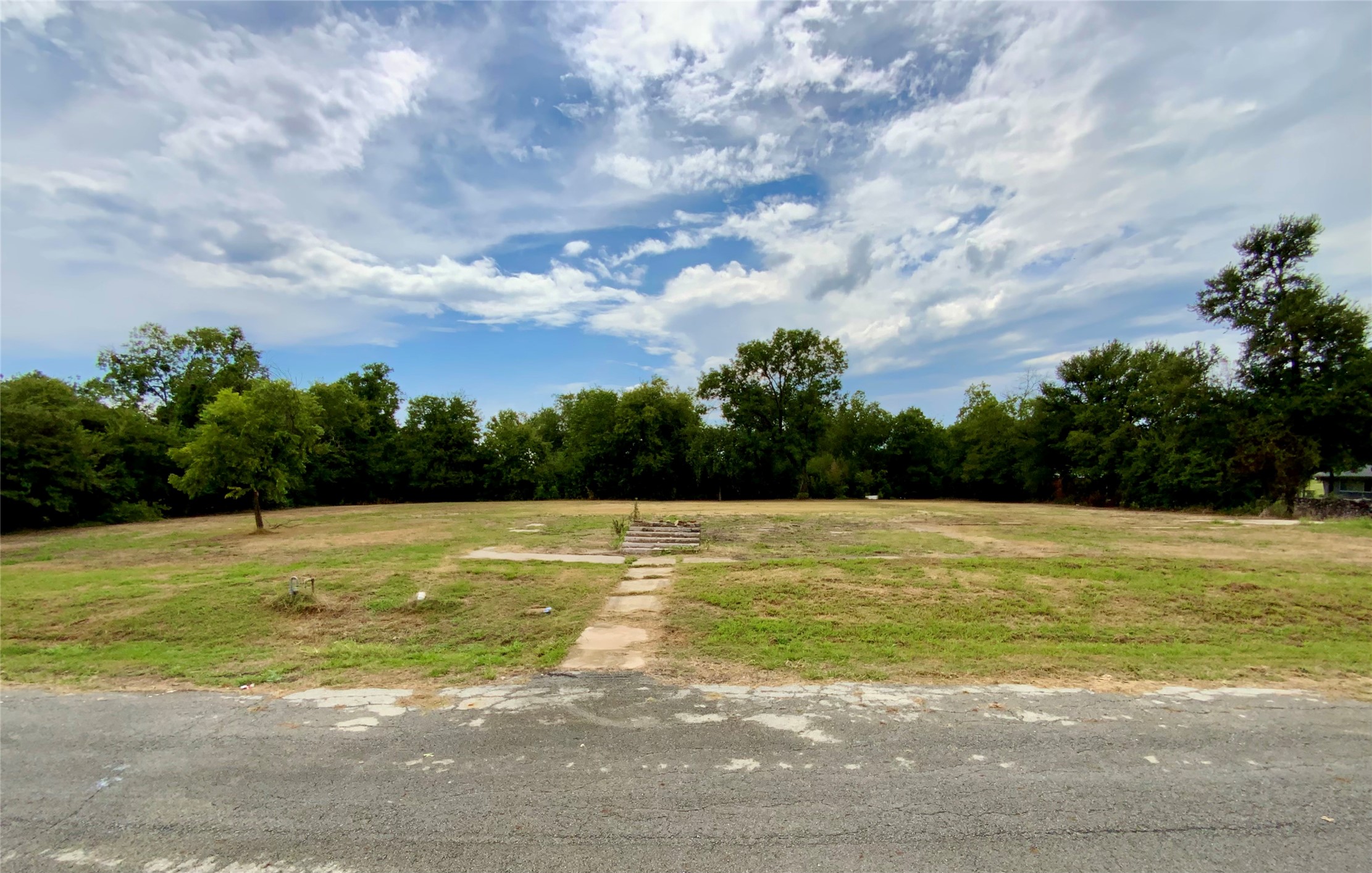 1018 W Angeline Street Groesbeck TX 76642