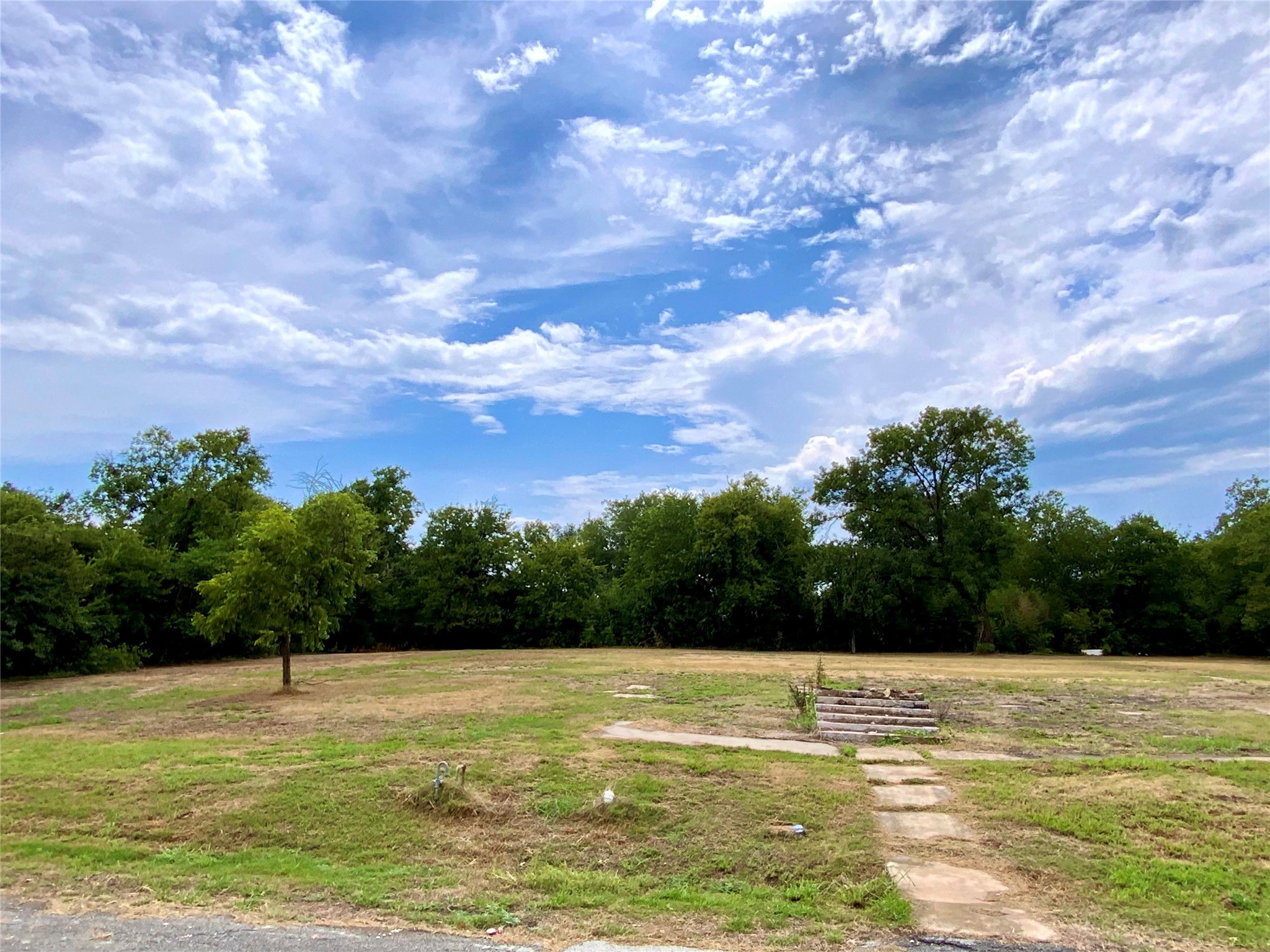 1018 W Angeline Street Groesbeck TX 76642