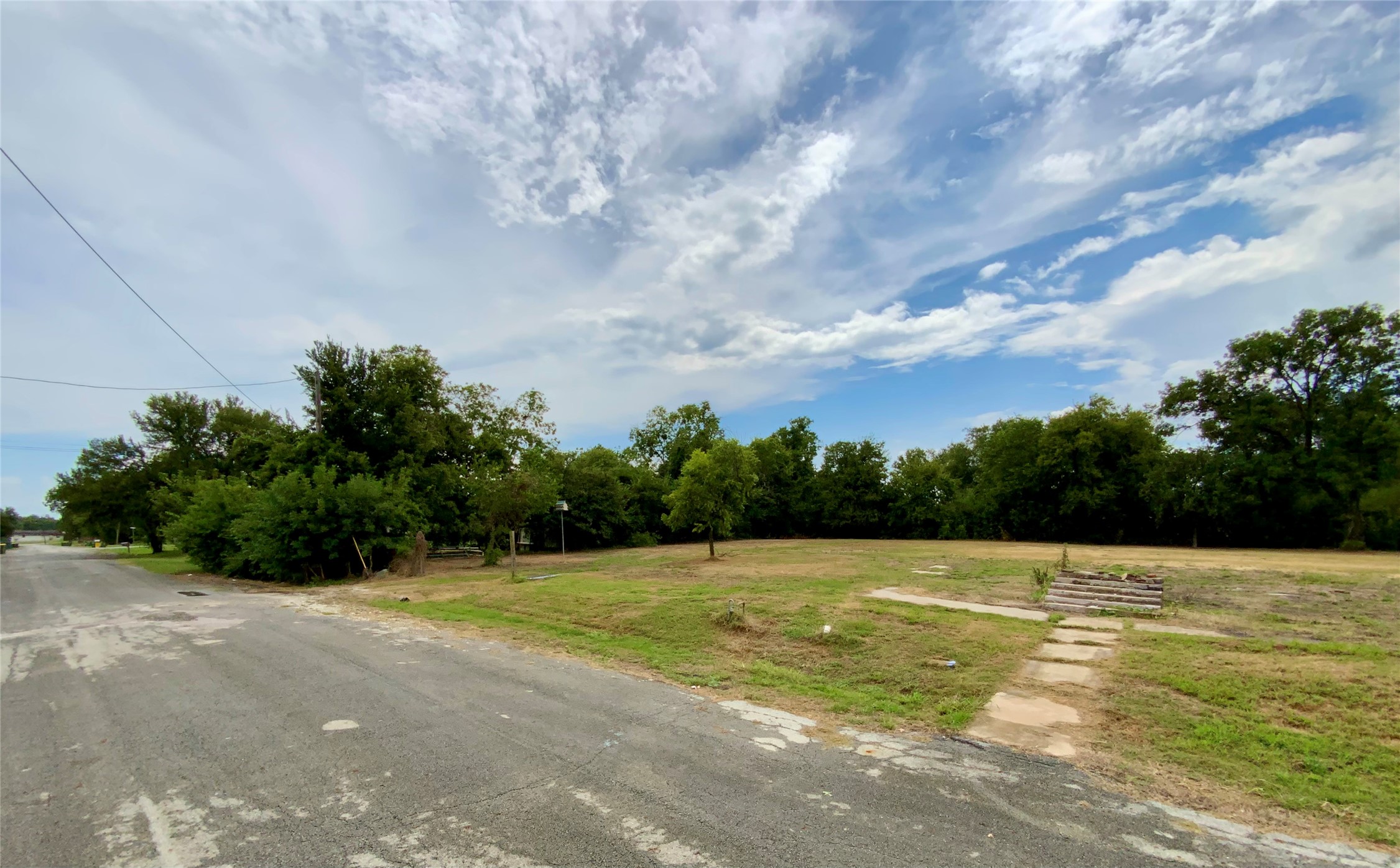 1018 W Angeline Street Groesbeck TX 76642