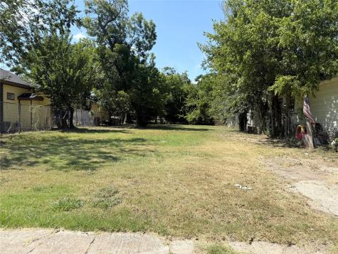 3703 Carl Street Dallas TX 75210