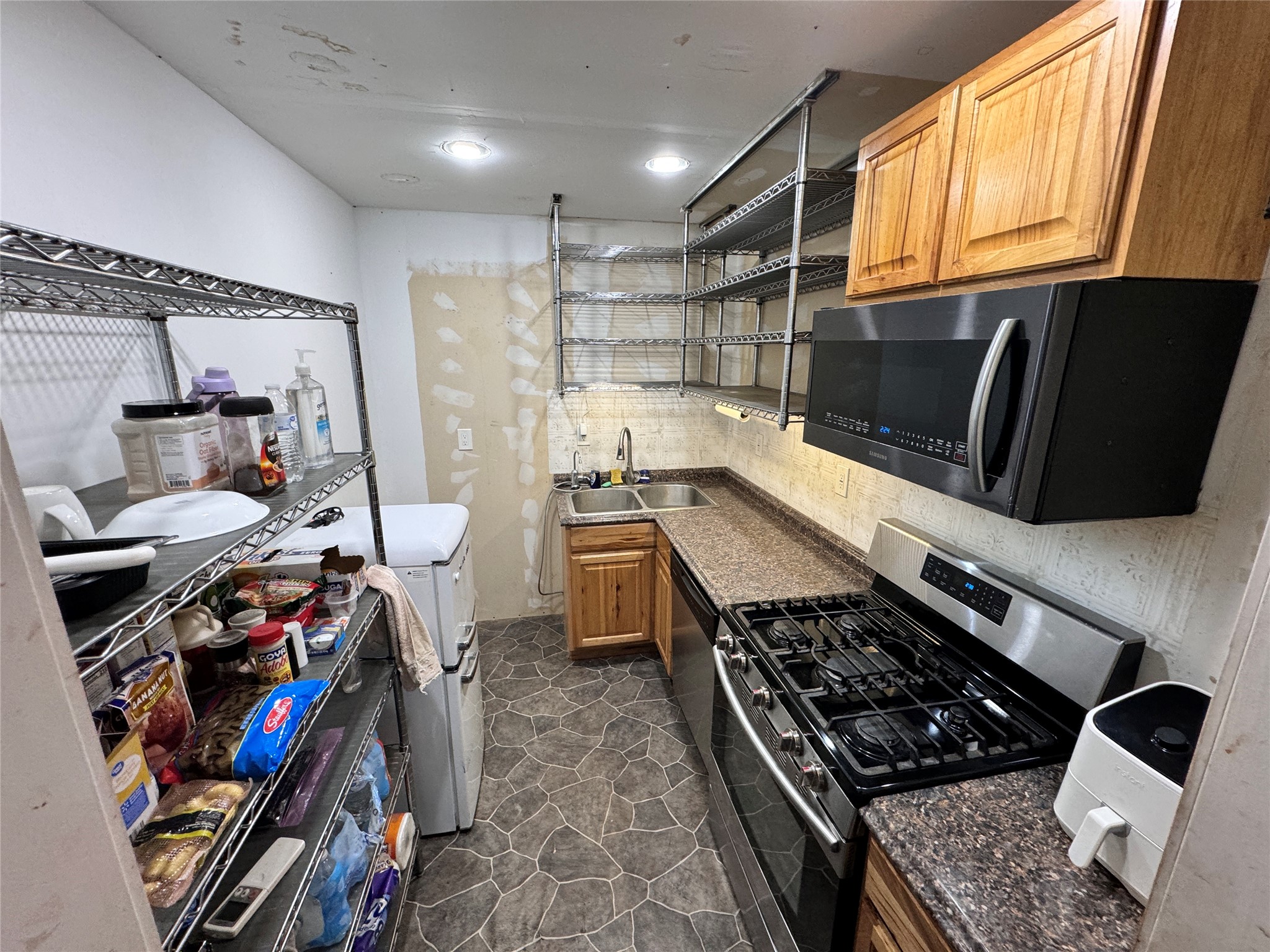 515 County Road 2317 Honey Grove TX 75446