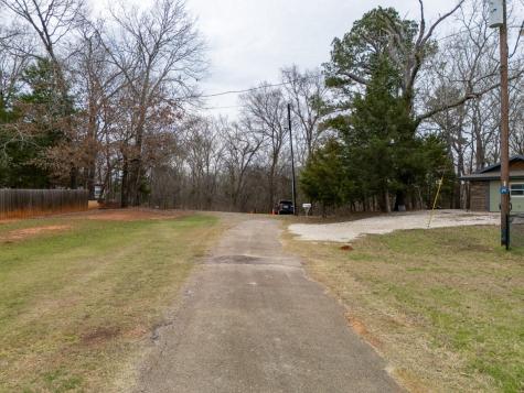185 Sabine Bullard TX 75757