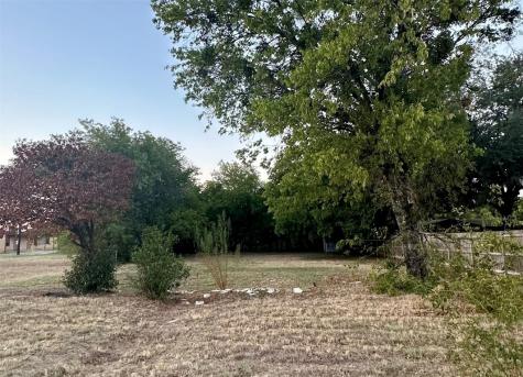 516 W Bridge Street Granbury TX 76048