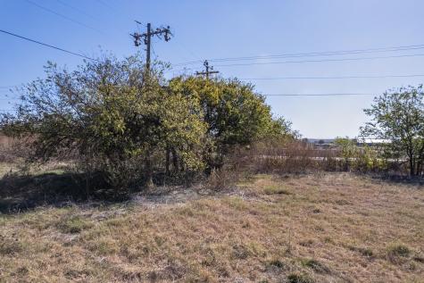 5814 Woodard Avenue Cleburne TX 76033