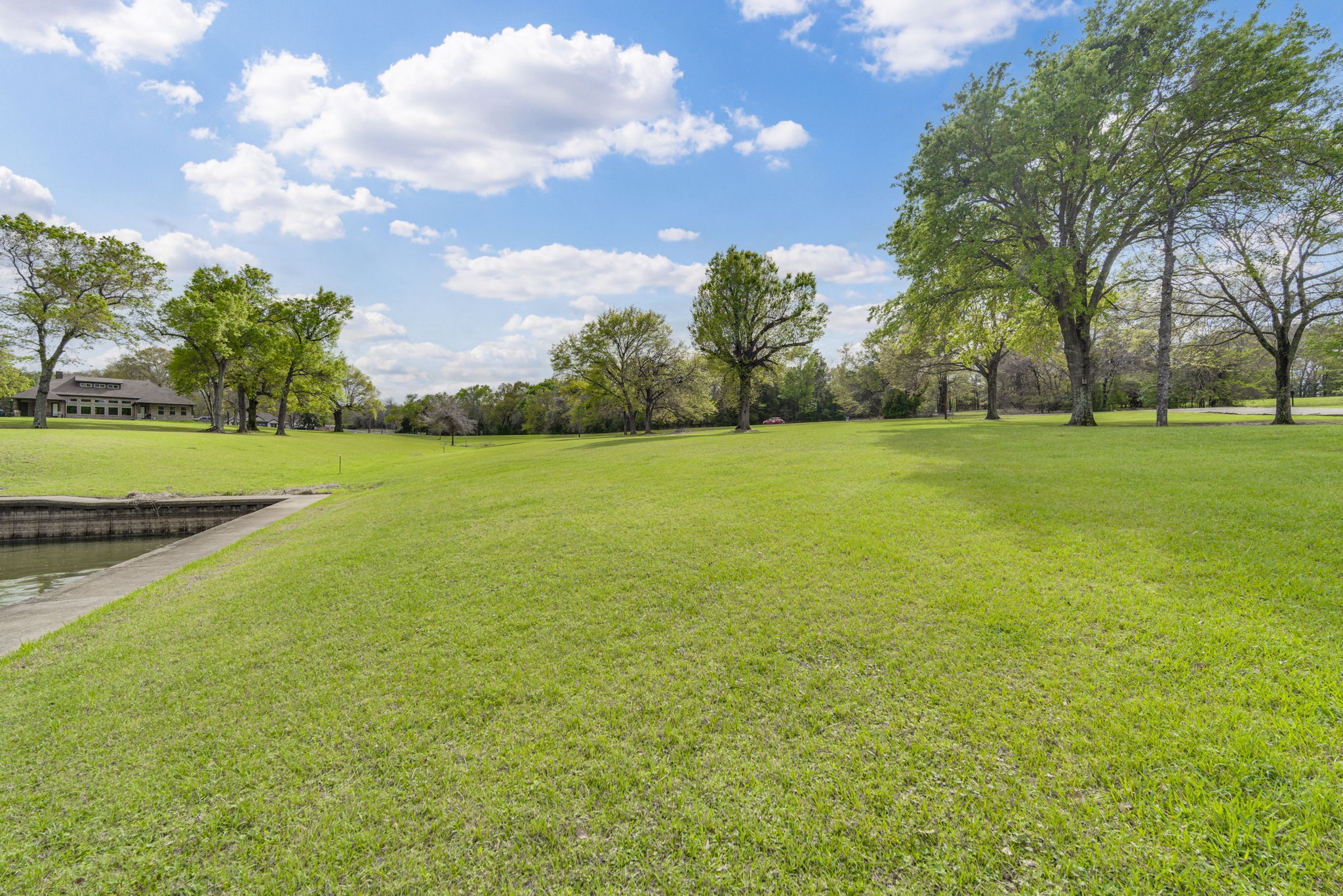 A2000 Azure Lane Streetman TX 75859