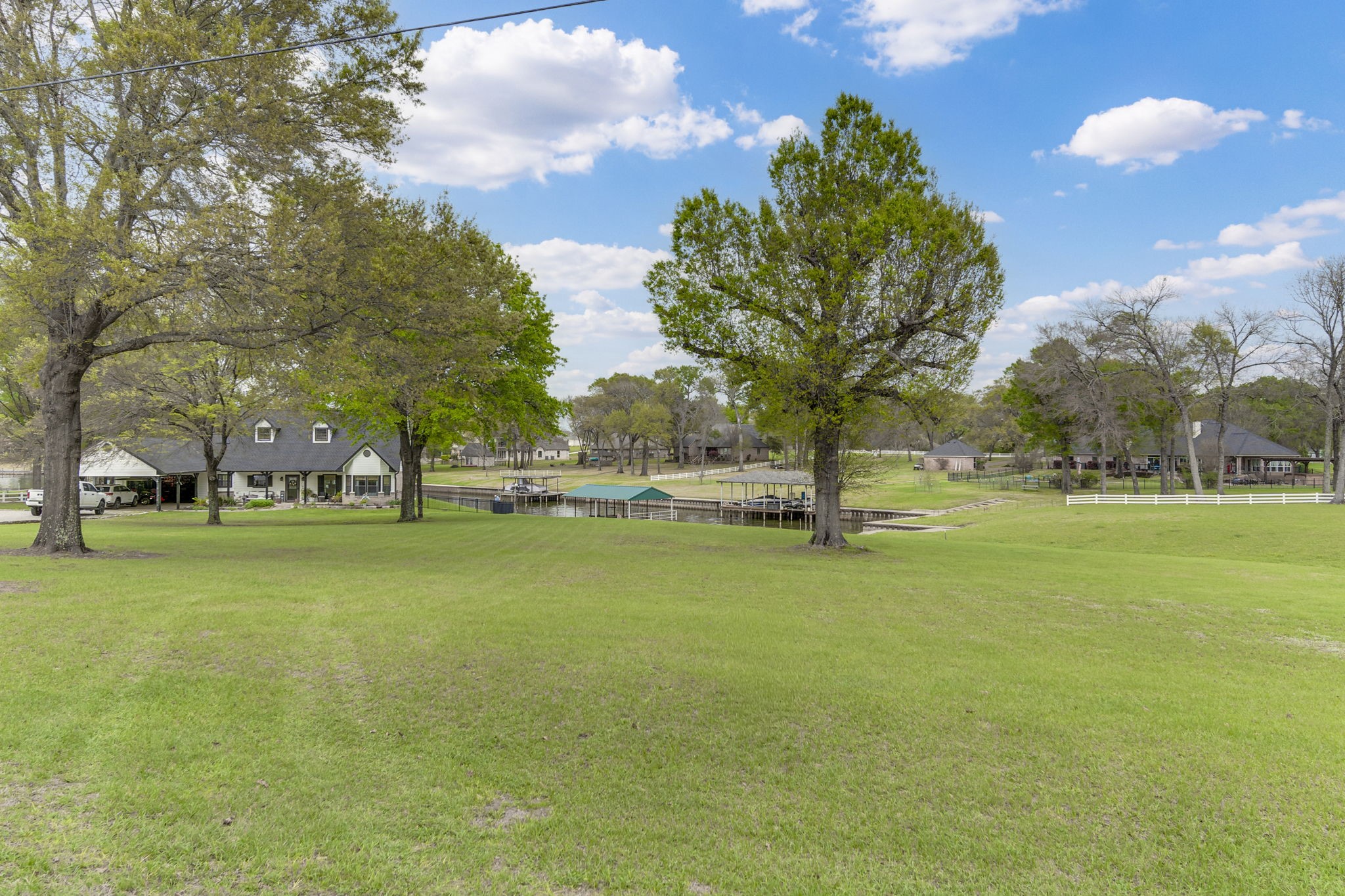 A2000 Azure Lane Streetman TX 75859