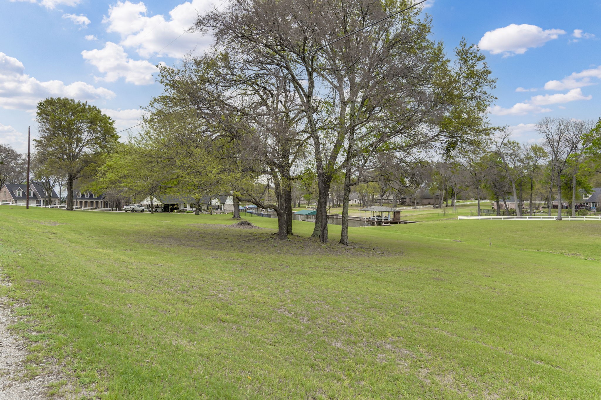 A2000 Azure Lane Streetman TX 75859
