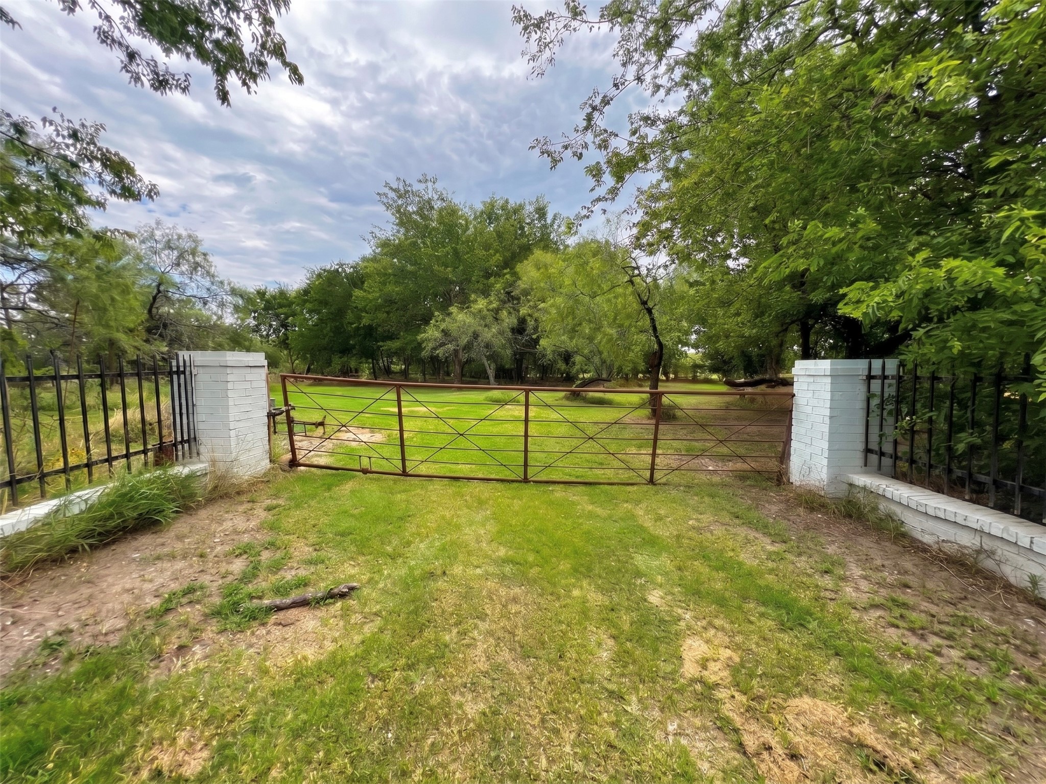 5910 Sh-34 Oak Ridge TX 75142