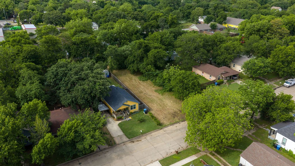 820 W Day Street Denison TX 75020