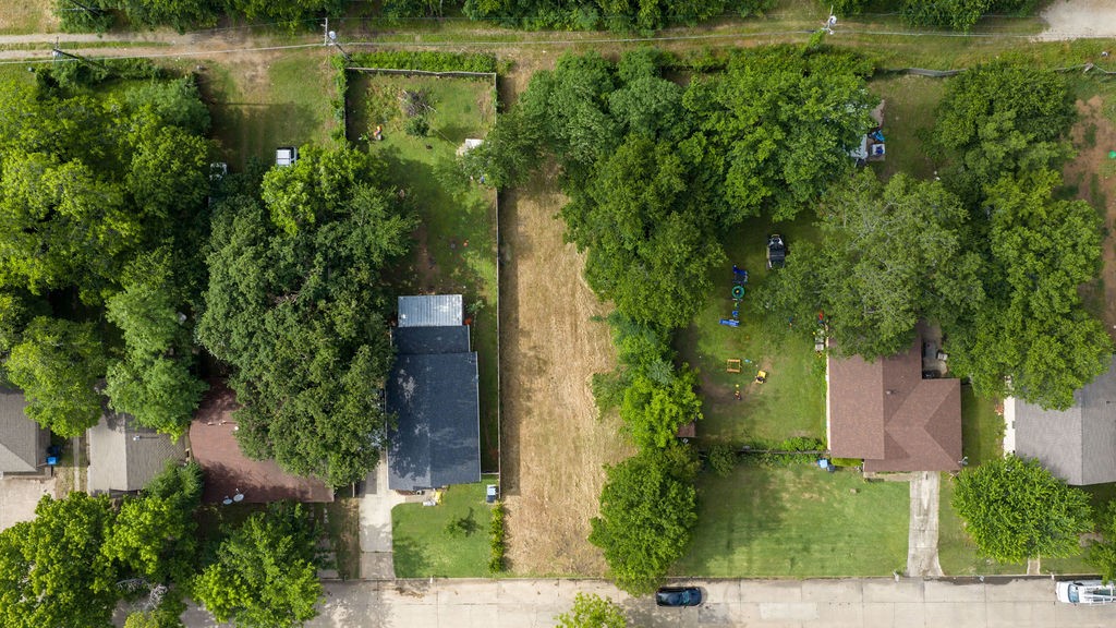 820 W Day Street Denison TX 75020