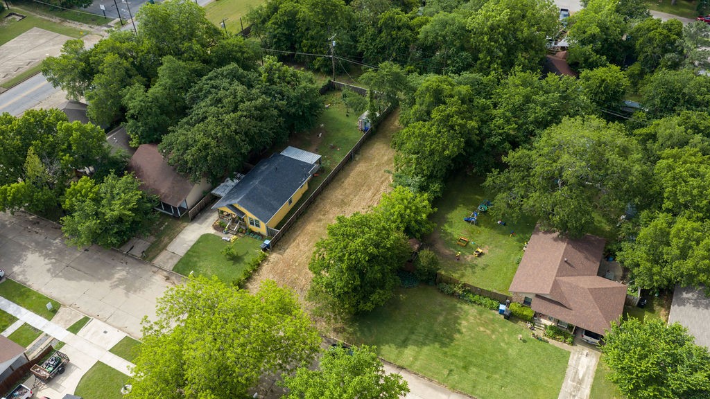 820 W Day Street Denison TX 75020