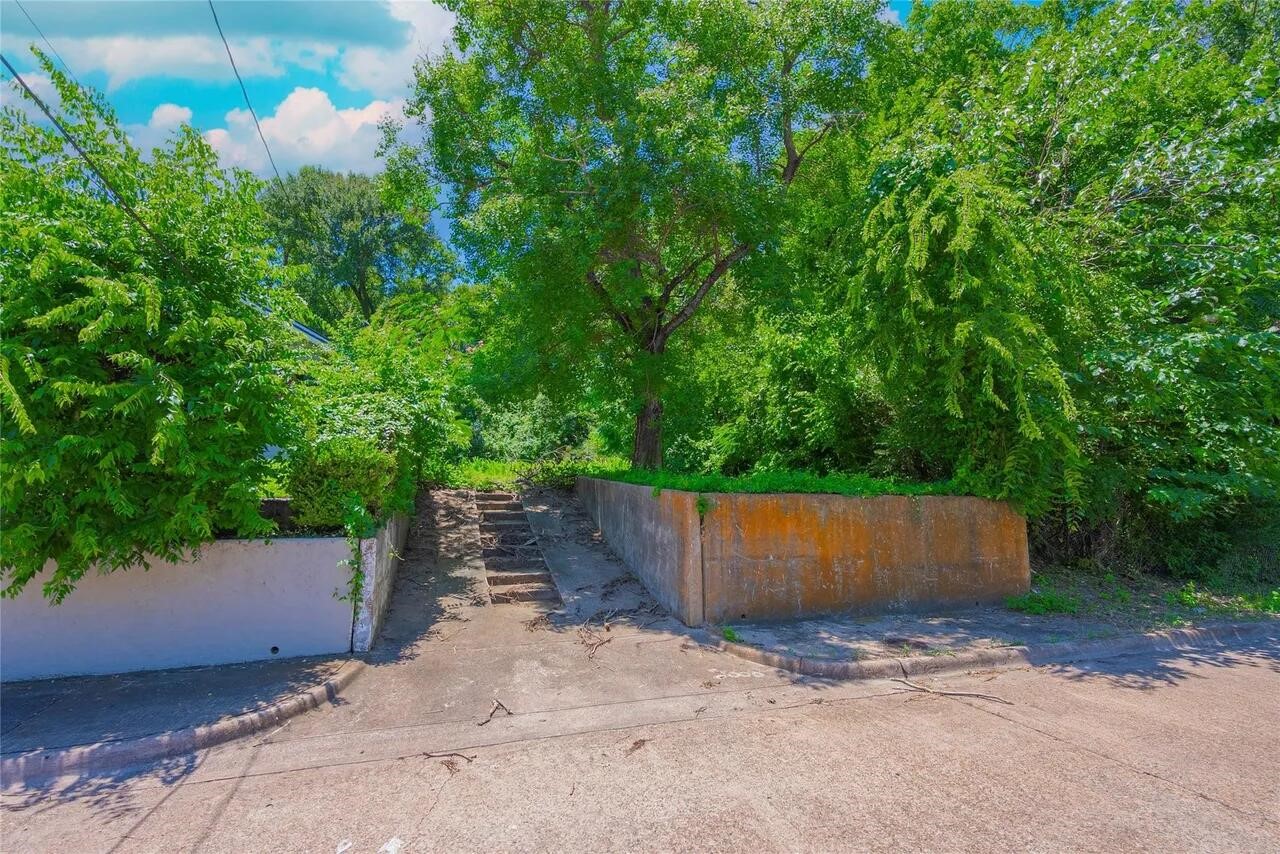 2000 Canyon Street Dallas TX 75203