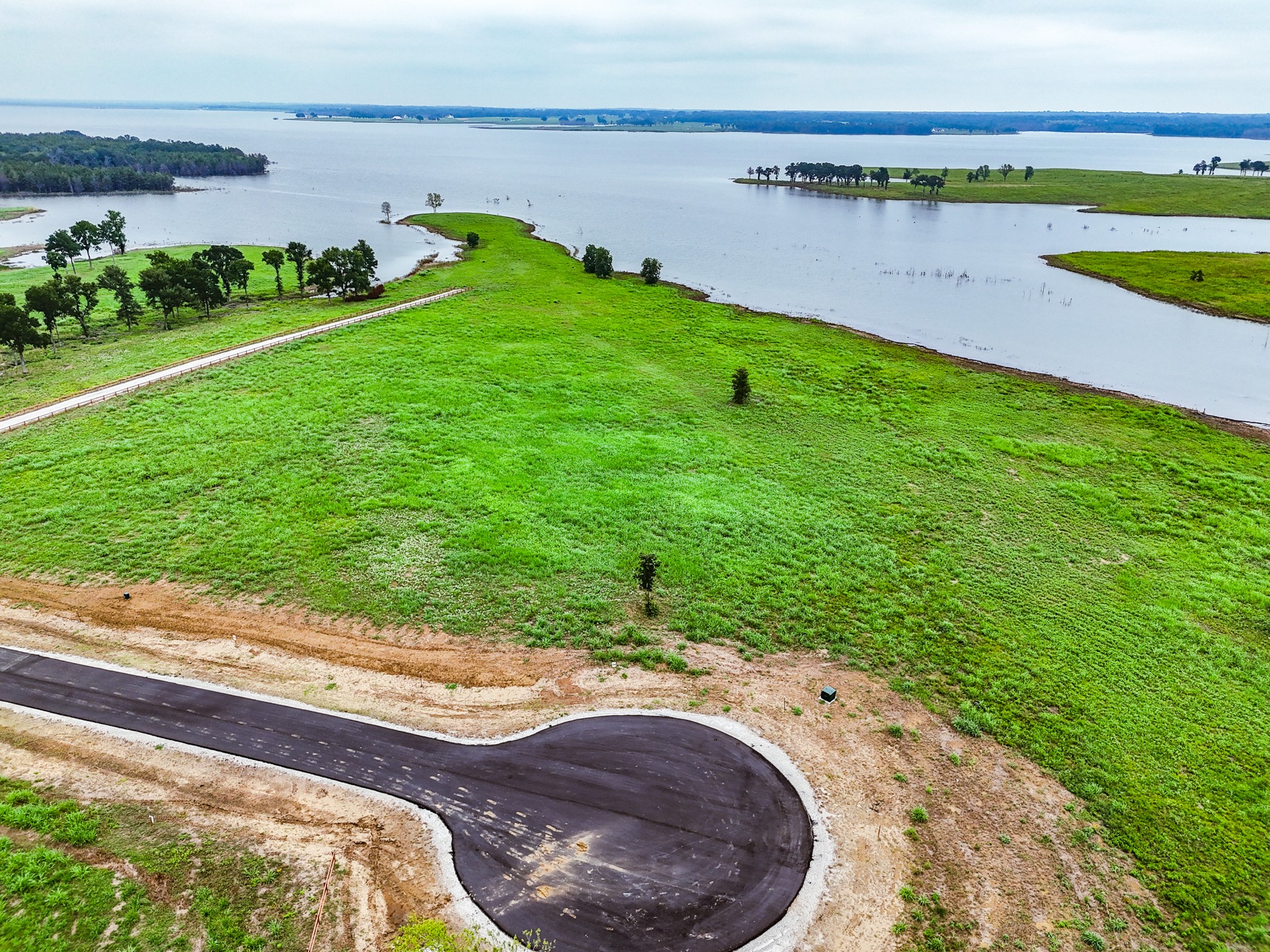 204 Lakeshore Lane Windom TX 75492