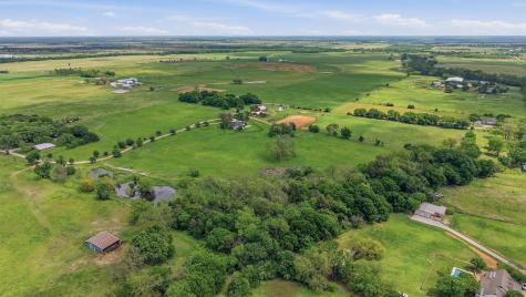 1100 Debbie Lane Pilot Point TX 76258