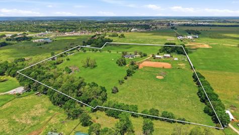 1100 Debbie Lane Pilot Point TX 76258