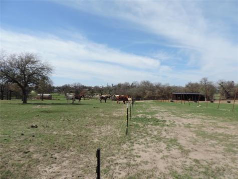 1075 County Road 494 Stephenville TX 76401