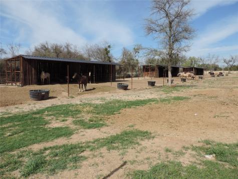 1075 County Road 494 Stephenville TX 76401