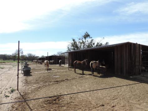 1075 County Road 494 Stephenville TX 76401