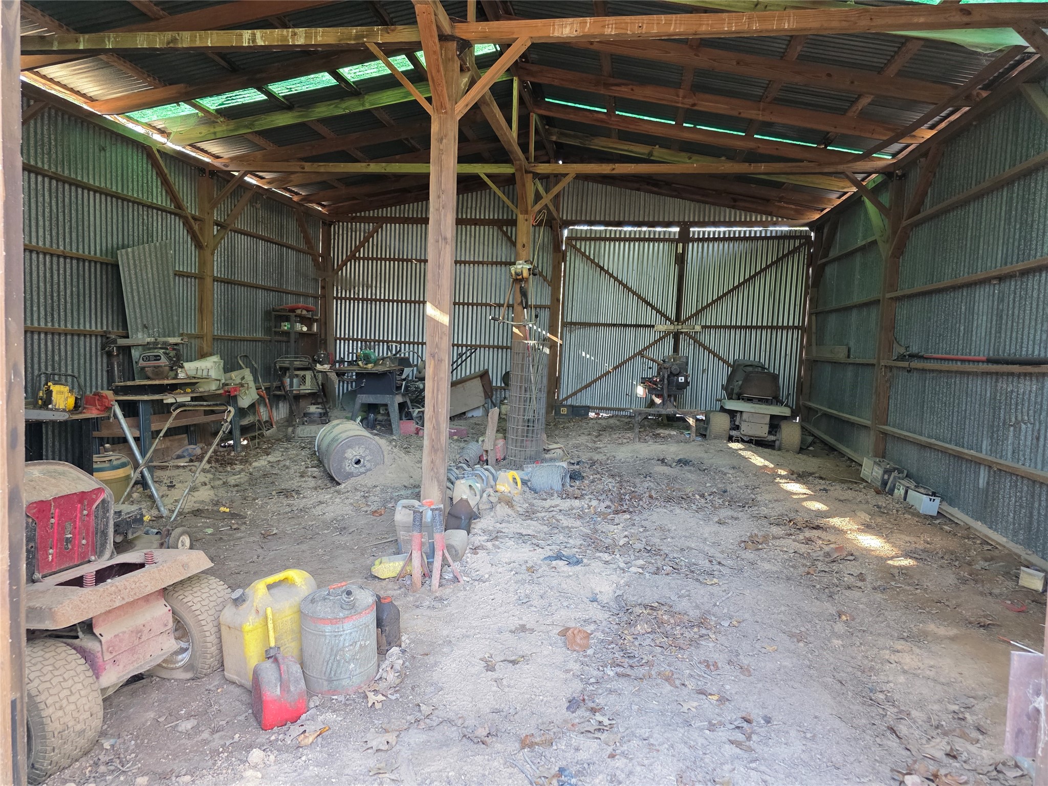 1191 County Road 3333 Omaha TX 75571