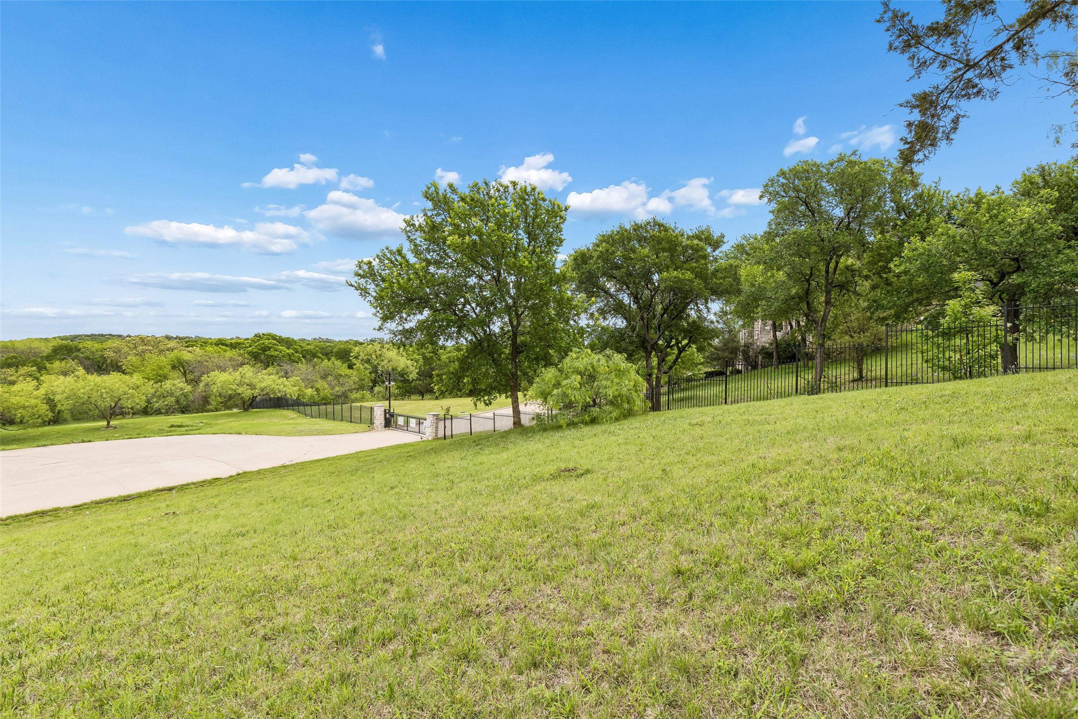 2466 Creekwood Drive Cedar Hill TX 75104